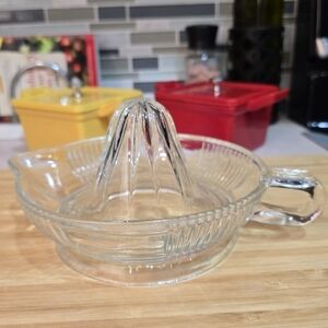 Vintage Large Glass Citrus Orange Lemon Lime Juicer Squeezer Reamer Kitchen Tool